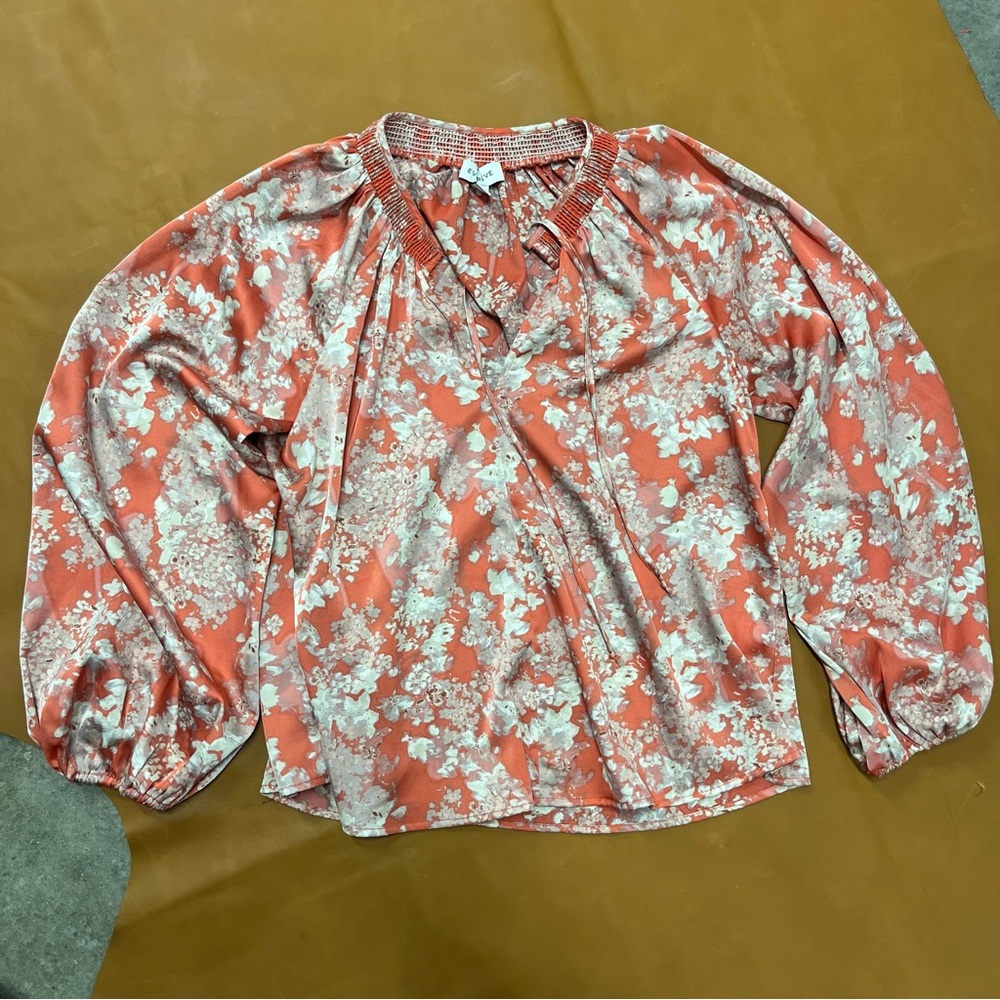 Evereve Coral and Cream Floral Blouse M Made in USA